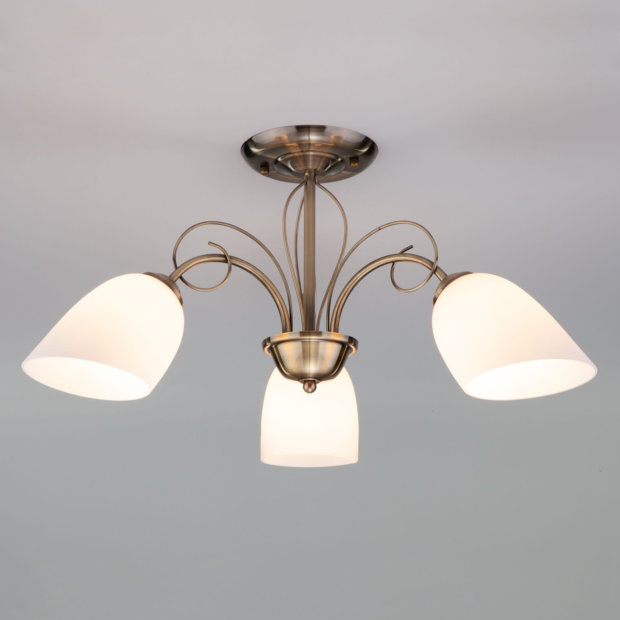 lyustra-s-plafonami-30107-3-antichnaya-bronza-00000078346-0001.jpg Ջահ՝ պլաֆոններով 30107/3 անտիժնայա բրոնզ - Image 1