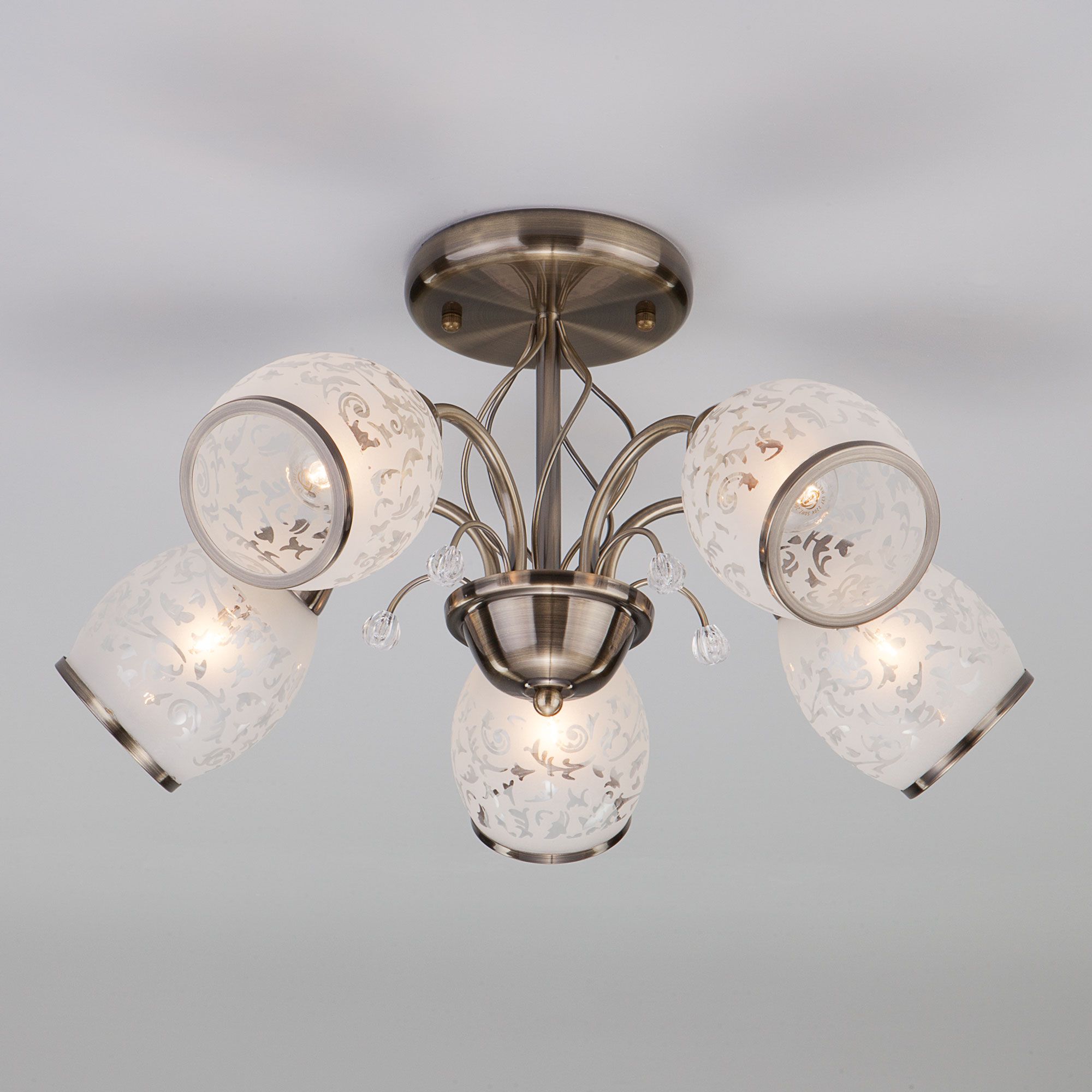 lyustra-s-plafonami-s-uzorom-30026-5-antichnaya-bronza-00000073712-0001.jpg Ջահ՝ նախշերով պլաֆոններով 30026/5 անտիժնայա բրոնզ - Image 1
