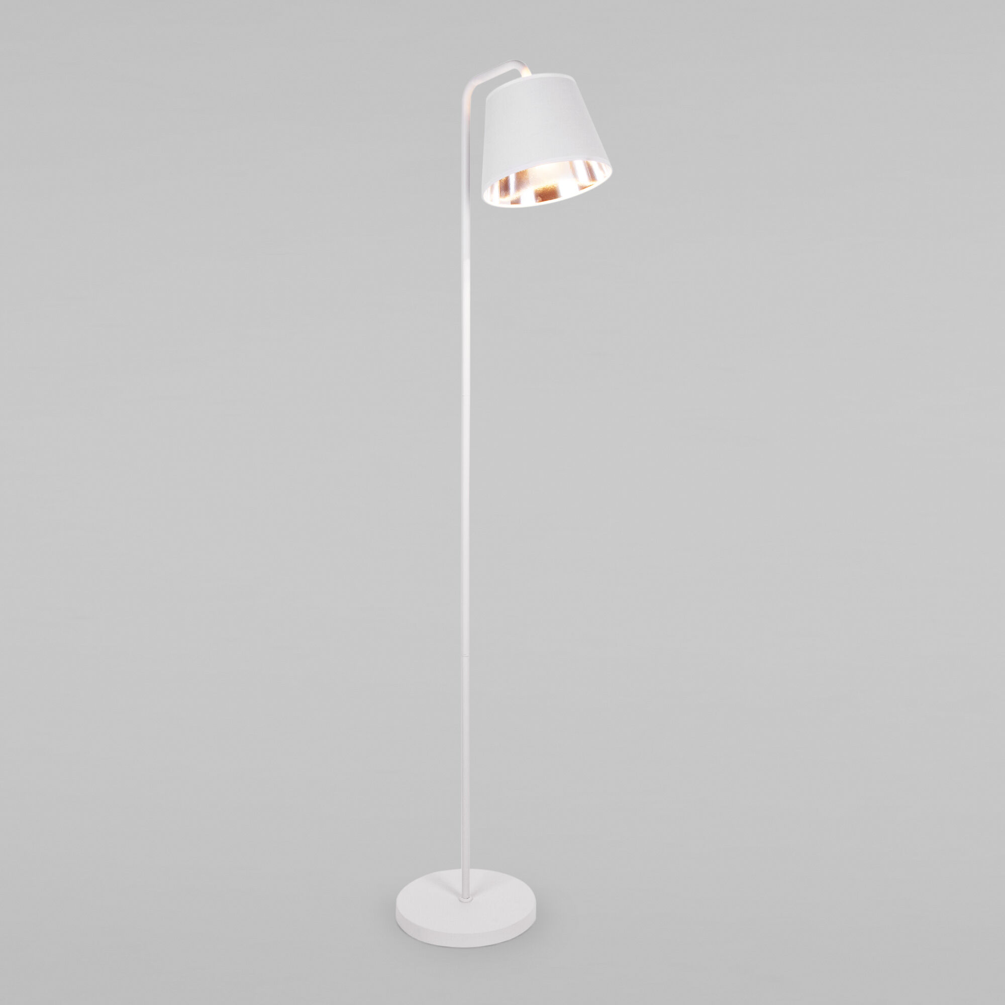 napolnyy-svetilnik-v-stile-loft-01135-1-belyy-a061345-0001.jpg Տորշեր ոճով լոֆթ 01135/1 սպիտակ - Image 1