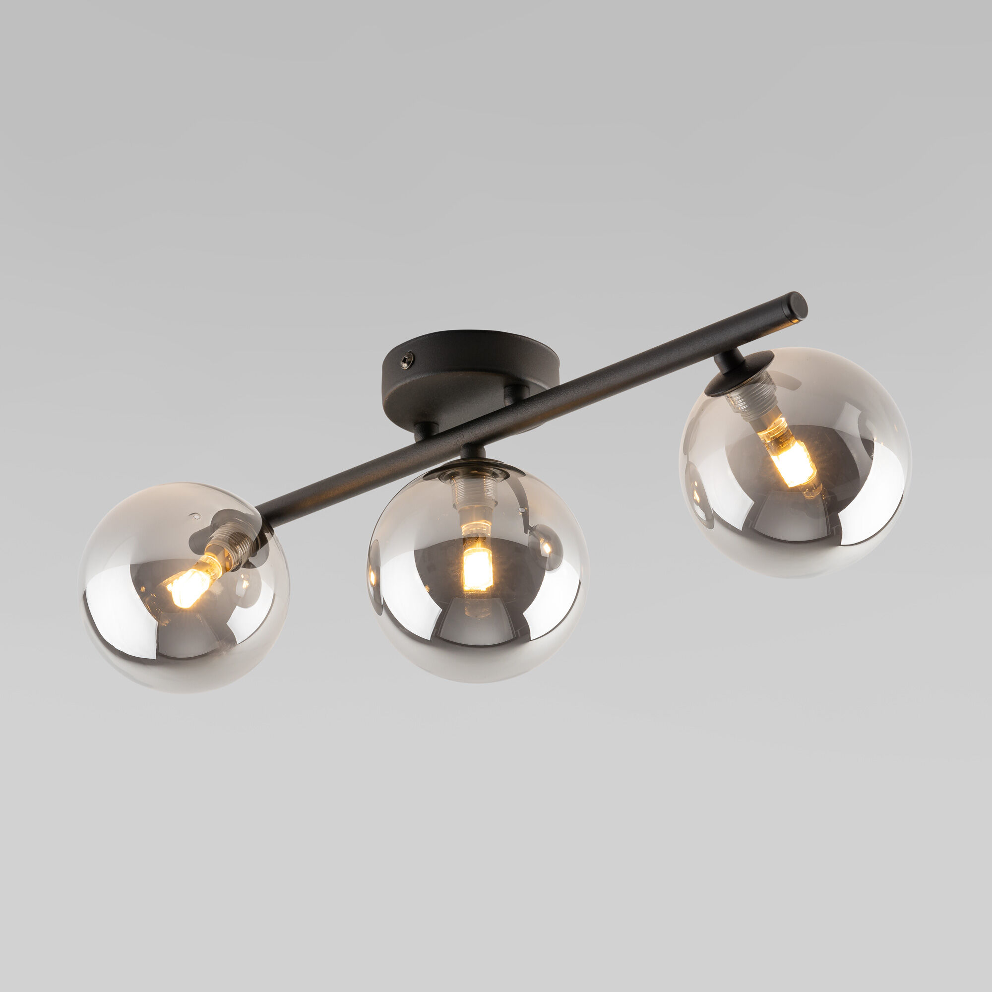 potolochnyy-svetilnik-so-steklyannymi-plafonami-6855-estera-a068599-0001.jpg Առաստաղային լուսատու՝ ապակե պլաֆոններով 6855 Estera - Image 1
