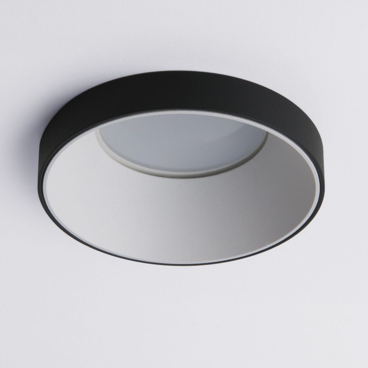 112 MR16 սպիտակ/սև - Image 2
