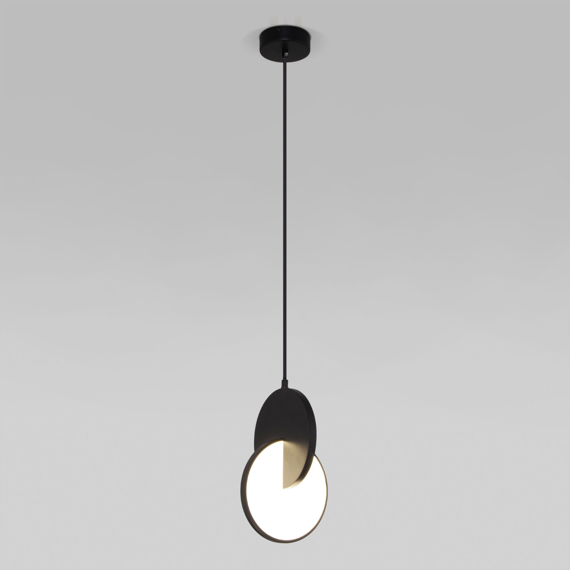 podvesnoy-svetilnik-50225-1-led-chernyy-a057338_0002.jpg Подвесной светильник 50225/1 LED черный — изображение 1