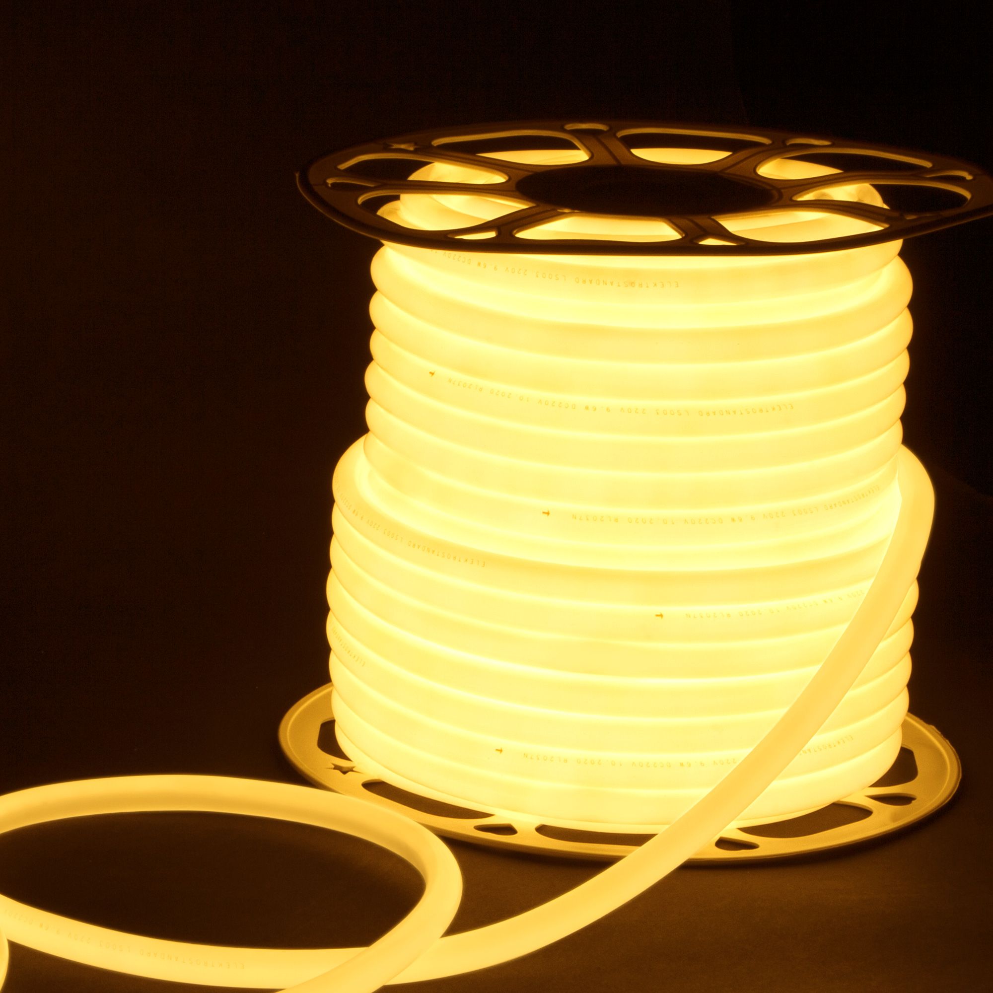 svetodiodnyy-gibkiy-neon-220-v-9-6-vt-m-144-led-2835-ip67-kruglyy-teplyy-belyy-3300-k-50-m-gibkiy-neon-220v-9-6w-144led-2835-ip67-kruglyy-teplyy-belyy-50-m-a052998-0001.jpg LED ճկուն նեոն 220 Վ 9.6 Վտ/մ 144 Led 2835 IP67, կռուգլըյ տաք սպիտակ 3300 K, 50 մ Գիբկիյ նեոն 220V 9,6W 144Led 2835 IP67 կռուգլըյ տաք սպիտակ, 50 մ - Image 1